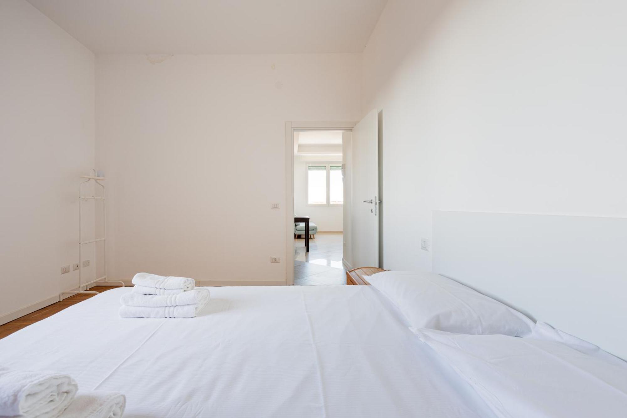 Elegant Milan Apartment In Restocco Area Buitenkant foto