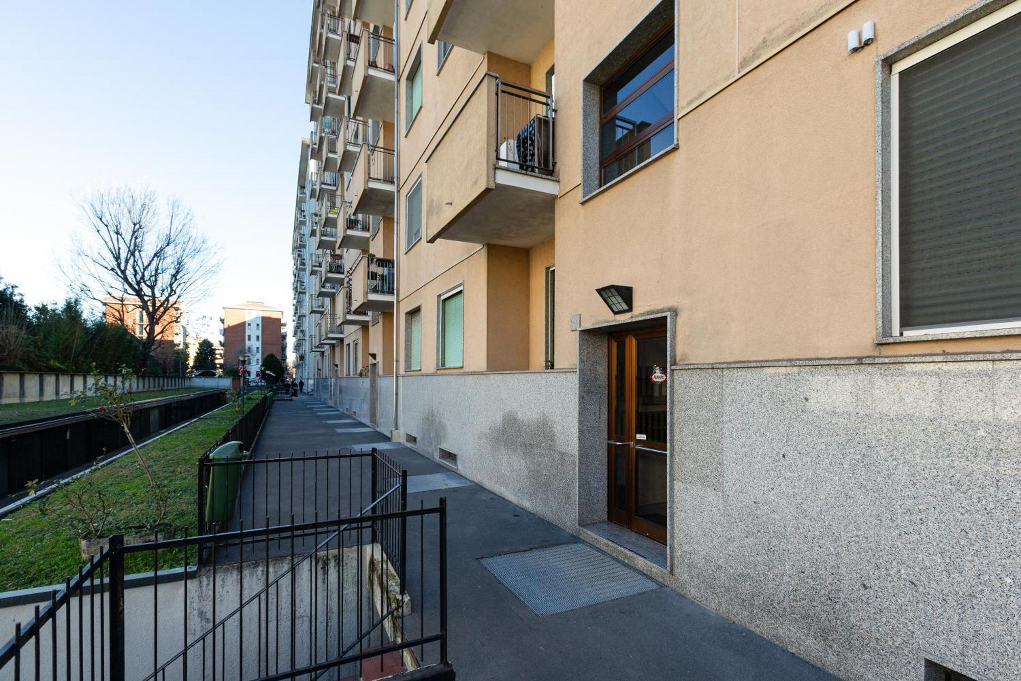 Elegant Milan Apartment In Restocco Area Buitenkant foto